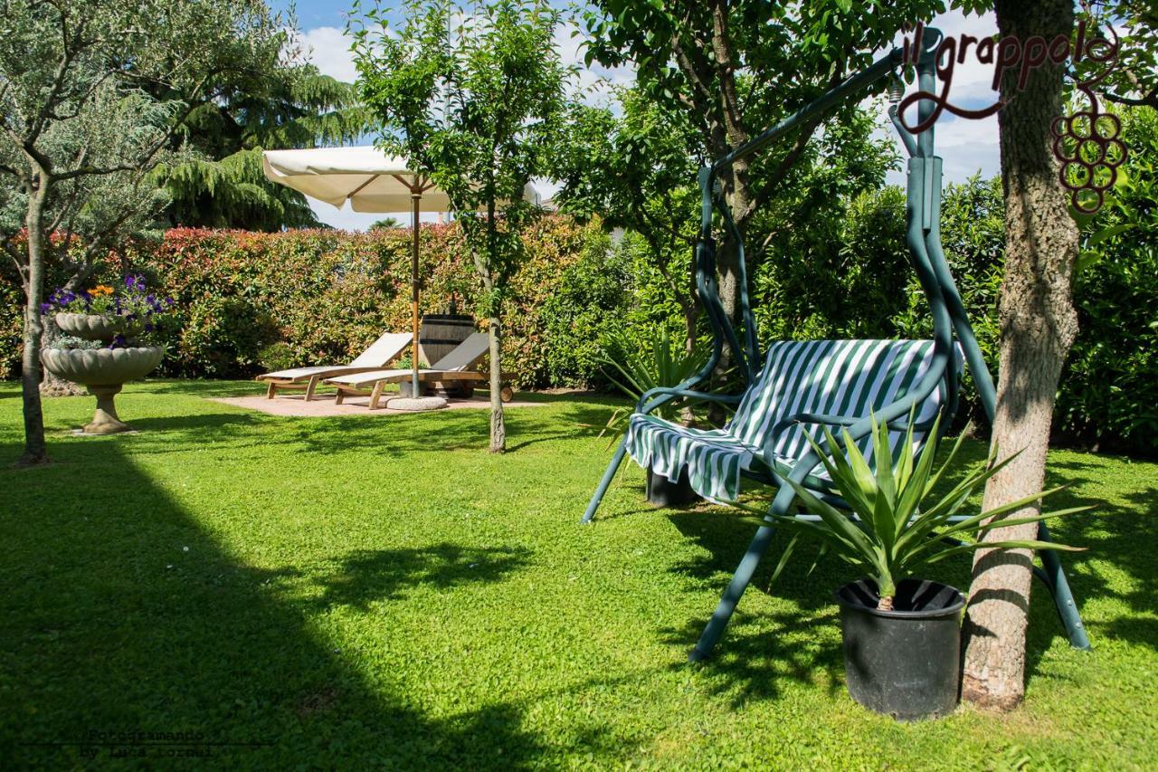 B&B Il Grappolo Foresteria Lombarda Sirmione Exterior foto