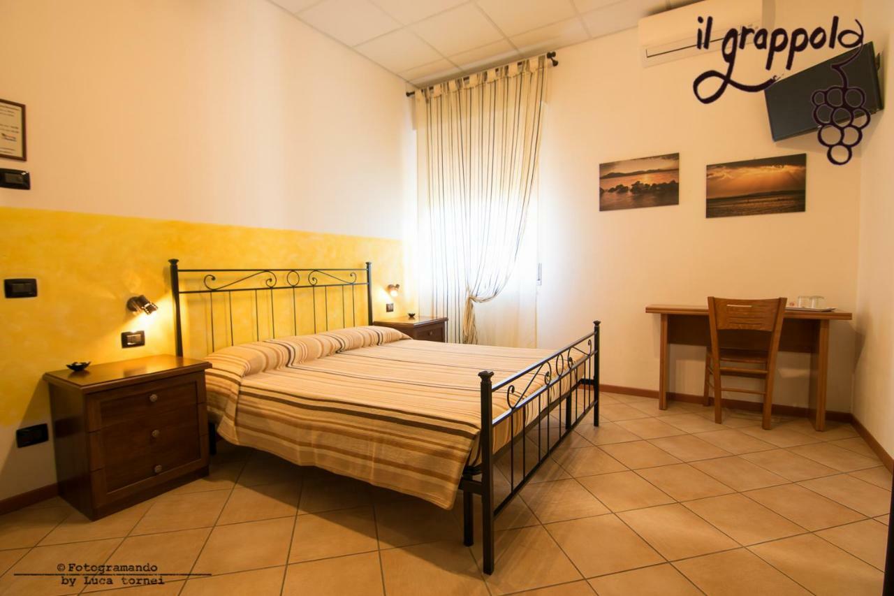 B&B Il Grappolo Foresteria Lombarda Sirmione Exterior foto