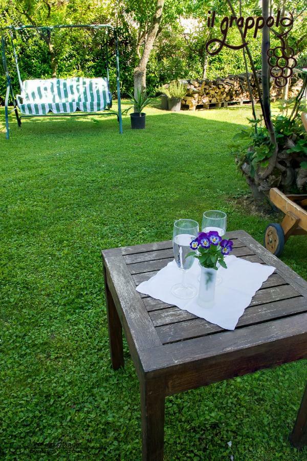 B&B Il Grappolo Foresteria Lombarda Sirmione Exterior foto